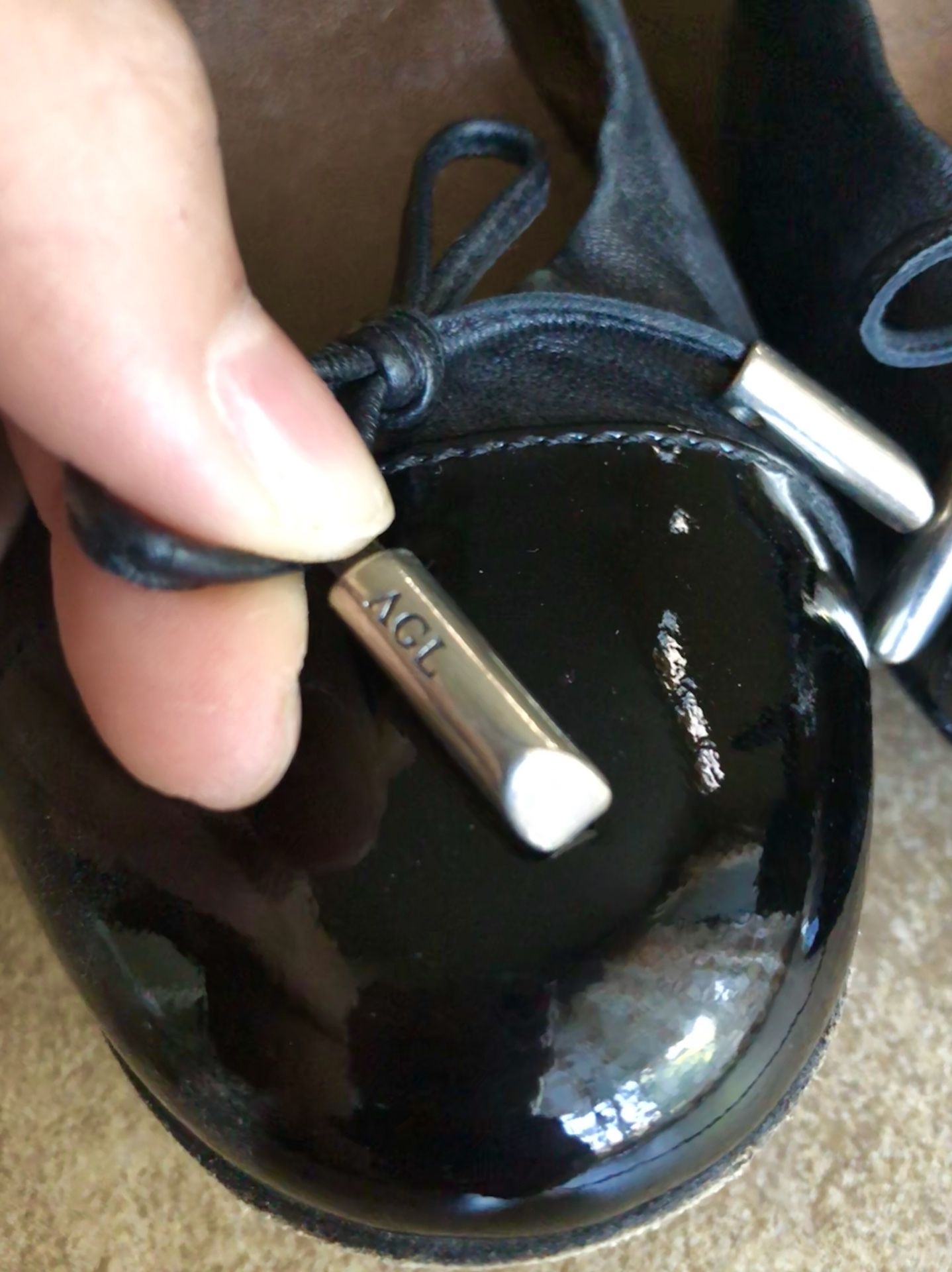 Women’s Shoe (size 7.5)