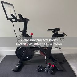 🚴‍♀️ Peloton Bike and Accessories – Excellent Condition!