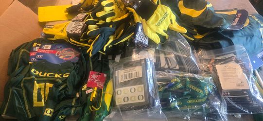 Oregon Ducks Fan Gear Lot (Most items $10)