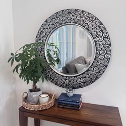 Decorative Round Wall Mirror – 35”