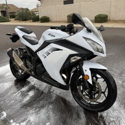 2016 Kawasaki NINJA 250 Sportbike 