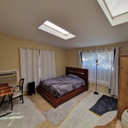 Free Queen Bed And Mattress 