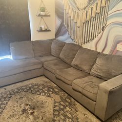 Sectional Sofa With Chaise Lounge And Queen Pull Out Bed