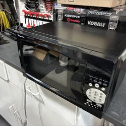 Magic Chef countertop microwave oven