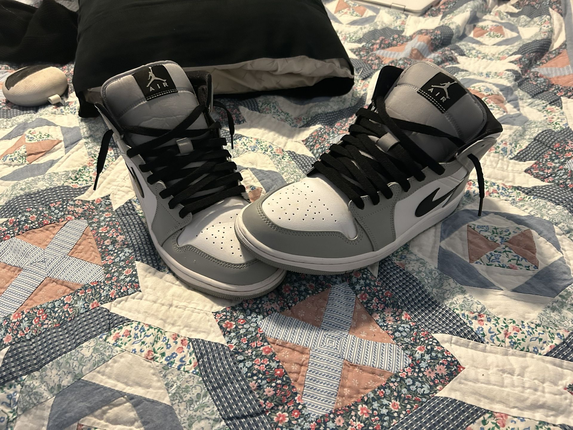 Jordan 1 Mids Cool Grey