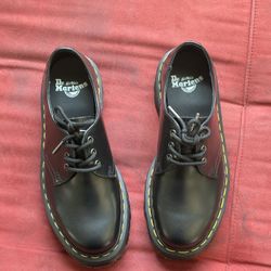 doc martens (women 8) and (women 7)