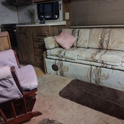 TRAVEL TRAILER 5TH WHEEL. 1985 NEARLY ORIGINAL,22'