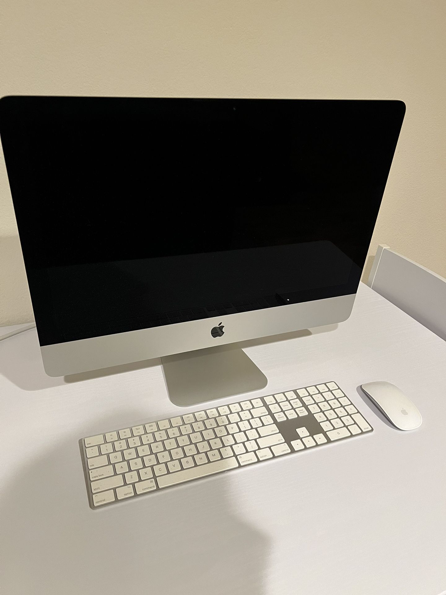 iMac 21.5-inch With Wireless Keyboard&Mouse