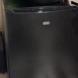 Mini Fridge 