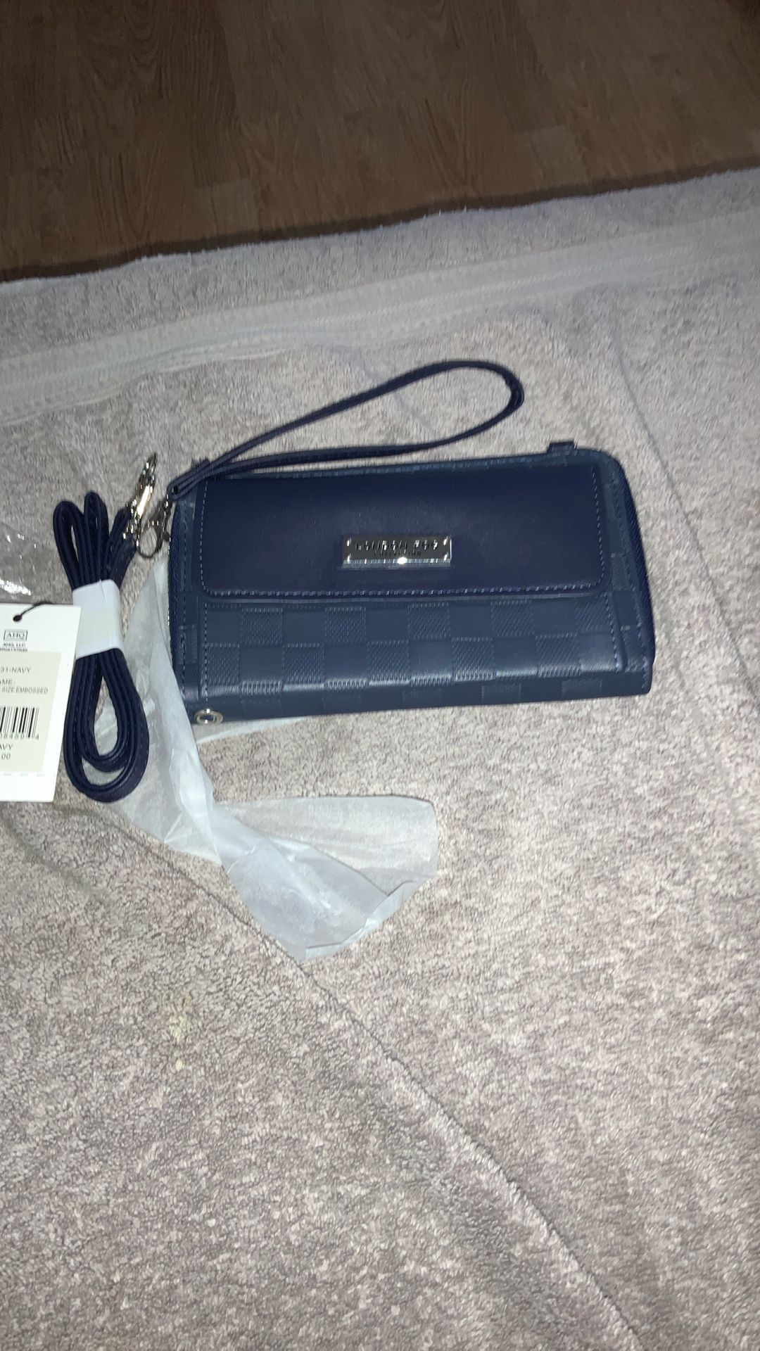 London Fog Daisy Medium Size Embossed Navy Wallet Wristlet Crossbody New With Tags