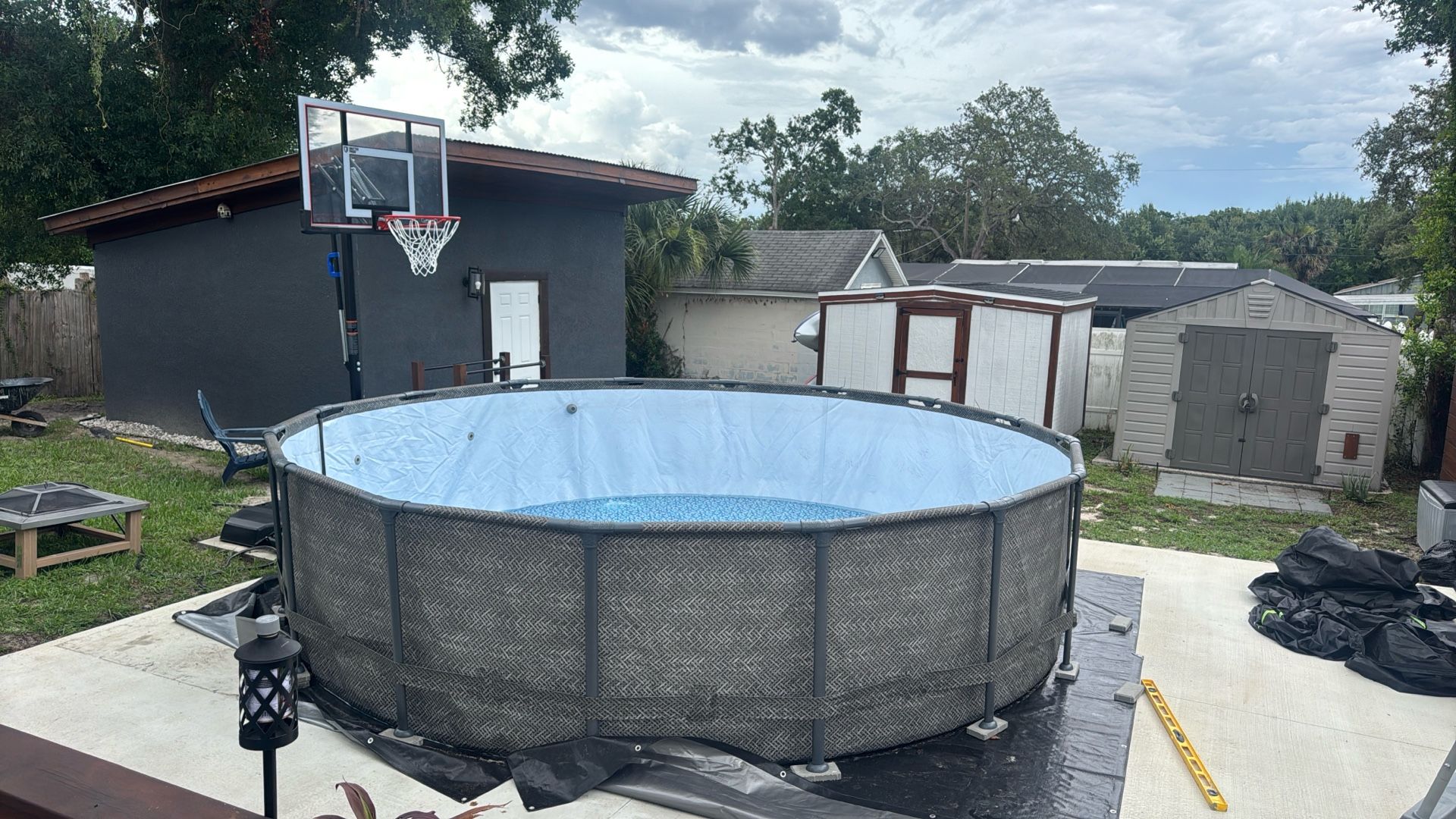 Coleman 16’ Round Pool