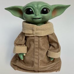 Star Wars - The Mandalorian - The Child - Grogu - Animatronic Figure