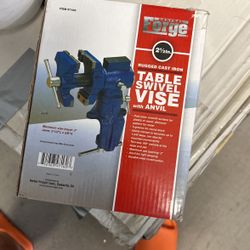 Central Forge Rugged Cast Iron Swivel Vise