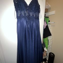 Navy Windsor Tule Prom Dress Large