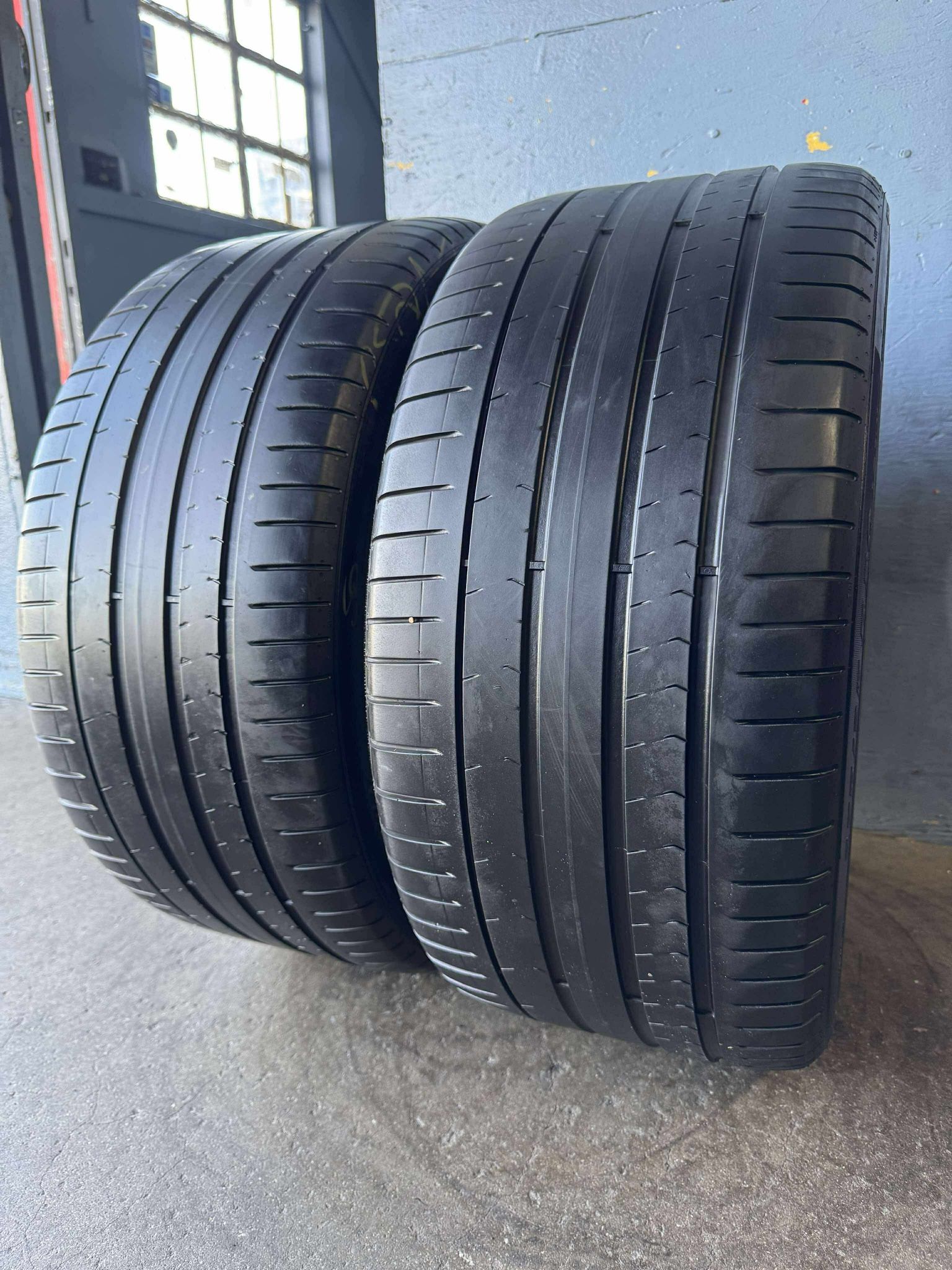 275/35/20. PIRELLI