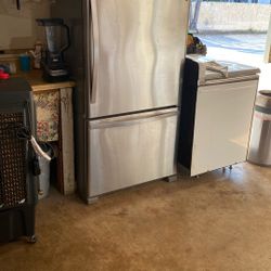 Whirlpool  Refrigerator 