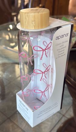 Glass bottle with insulated sleeve