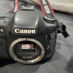 Canon EoS 7d With Lens 