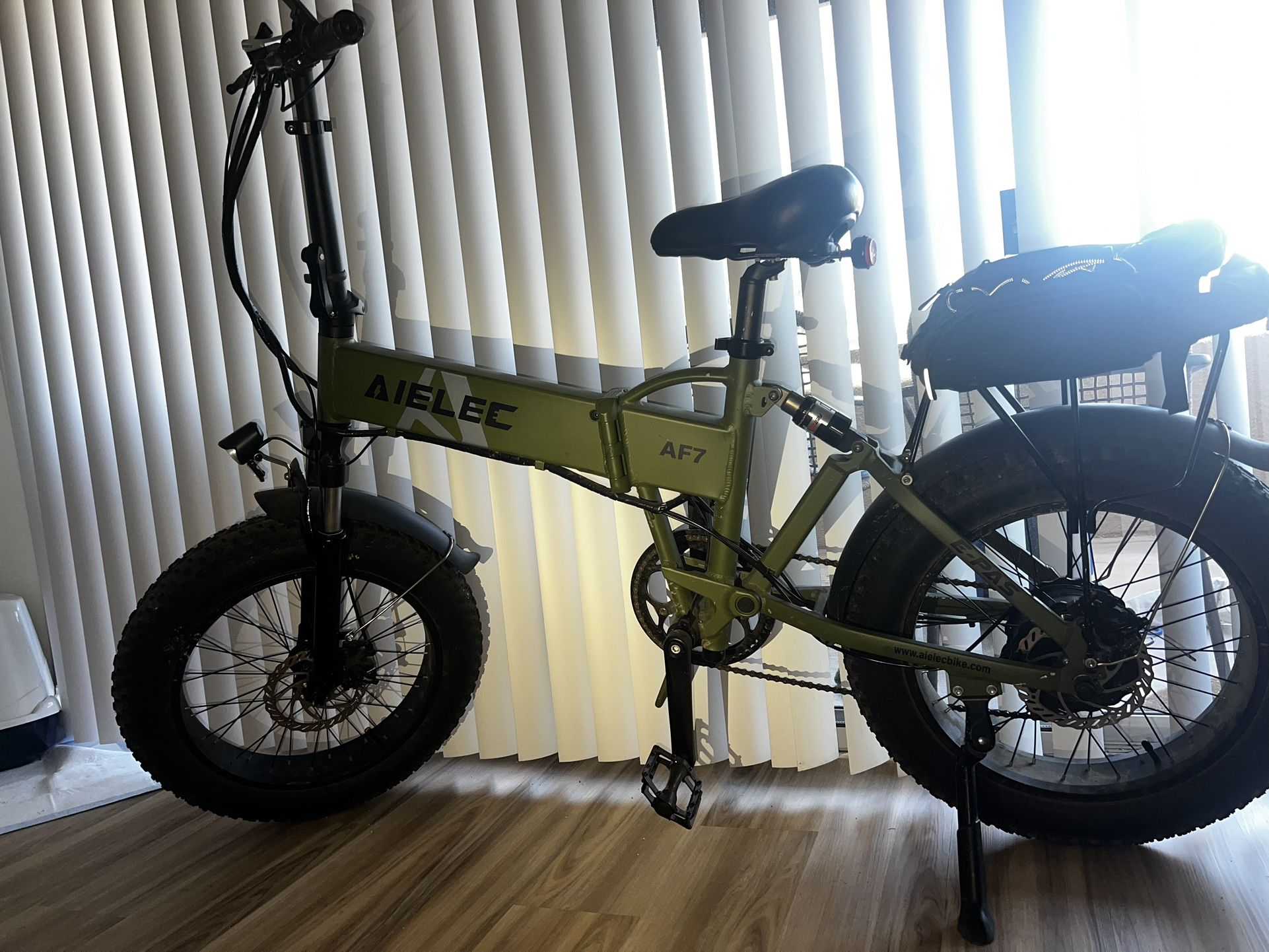 Aielec AF7 Electric Bike (Army Green)