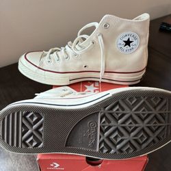 Barely Worn Converse Chuck Ts Size 9