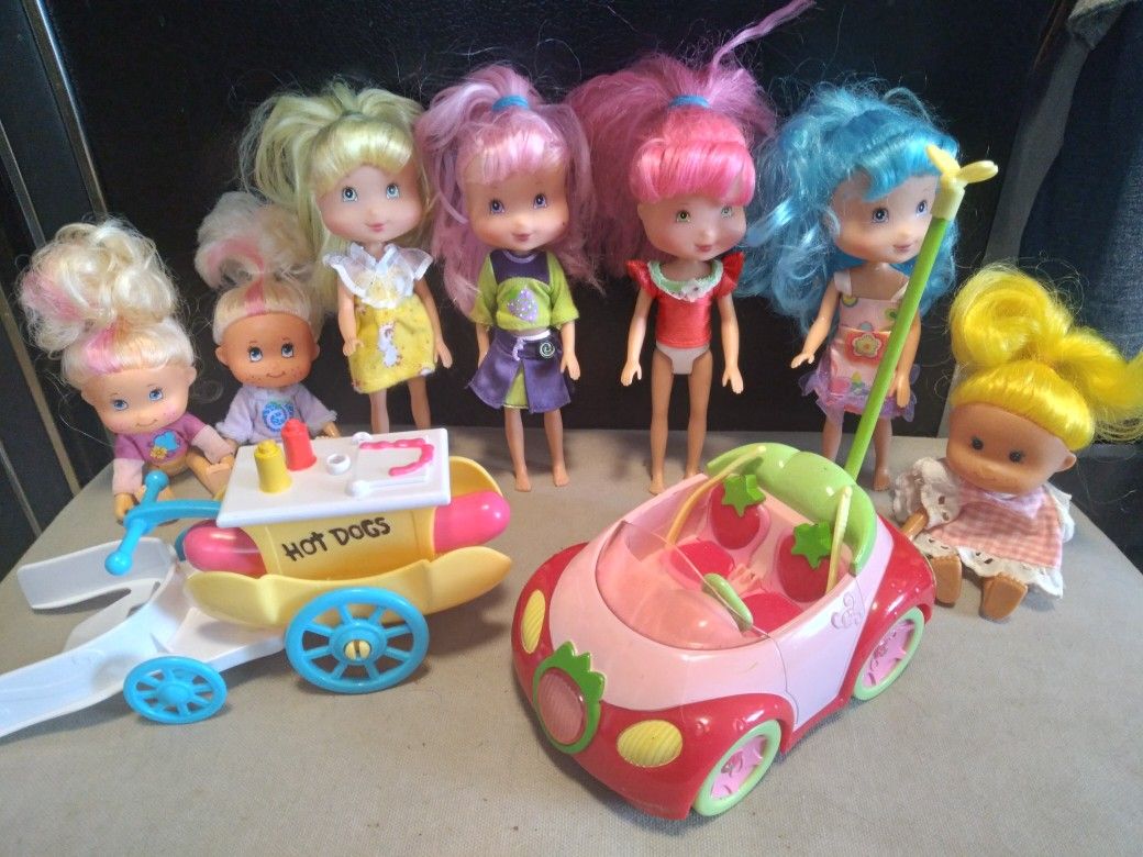 Strawberry Shortcake Dolls And Friends Bundle Plus Carrying Case Bundle