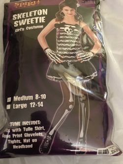 Costume girl