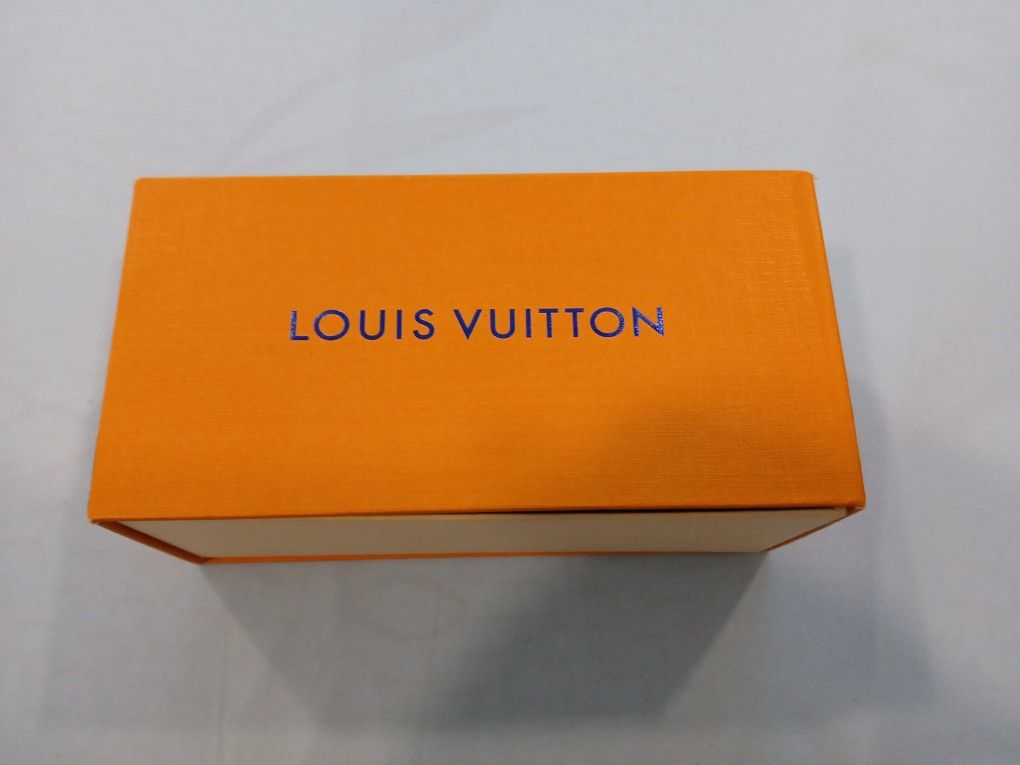 Louis Vuitton Female Sunglasses 