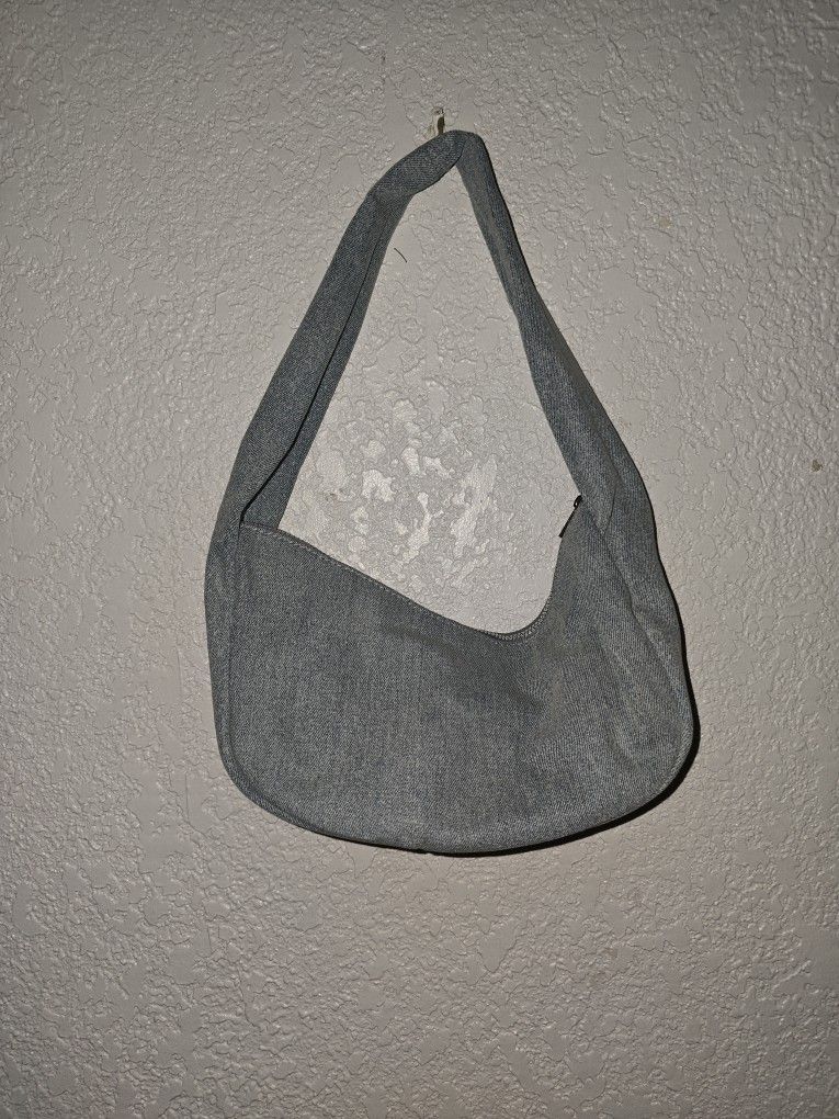 Light Grey Shoulder Bag – Zip Closure, Lightweight & Casual