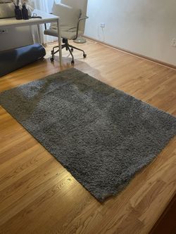 GREY FUZZY RUG