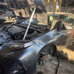 2019 Toyota Corolla 1.8L Parts Only !