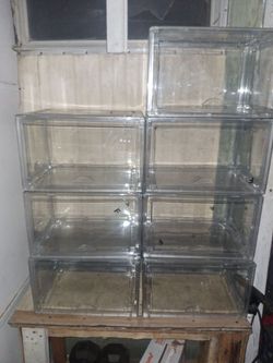 Shoe boxes container