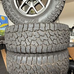 Jeep Gladiator Rubicon X  2024 OEM (4 Set of Tires & Wheels)