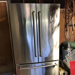 Kitchen aide  Fridge 1200 