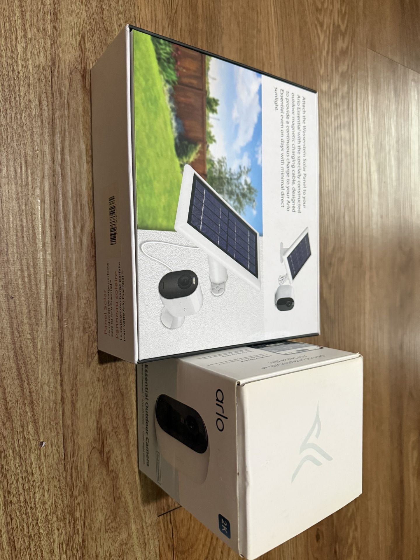 Arlo Camera & Solar Panel