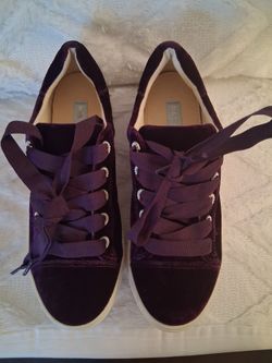 20$ New purple velvet shoes