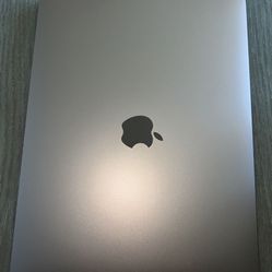 Apple 13” Gold MacBook Air (Late 2018) *Like NEW Condition*  With Retina Display Laptop (Intel Core i5/ 8GB/ 128GB/ MacOS)  Pickup near Irvine Spectru
