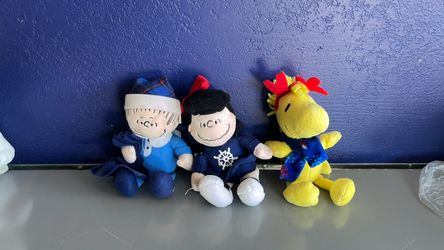 3 Christmas Peanuts characters