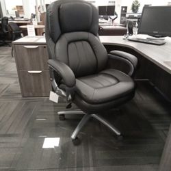 The Kingston Big & Tall High-Back Executive Office  Chair 
