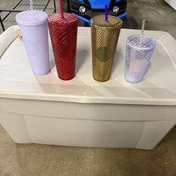 Starbuck Cups 