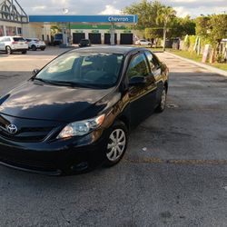 Toyota Corolla LE 2011