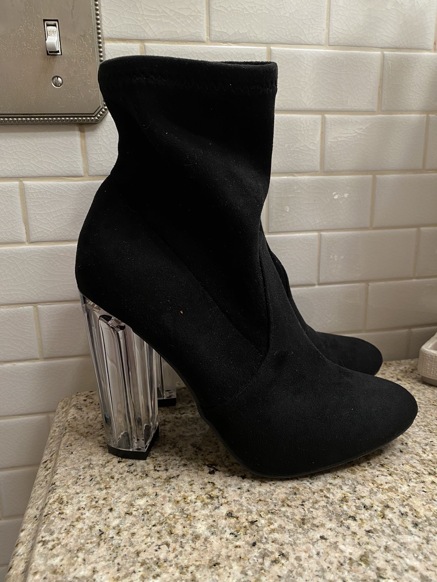 CLEAR HEEL BLACK BOOTIES