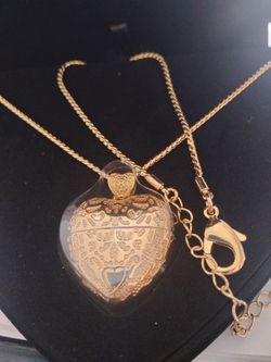 Necklace with USB drive inside