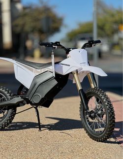 78 FORCED E-BIKE