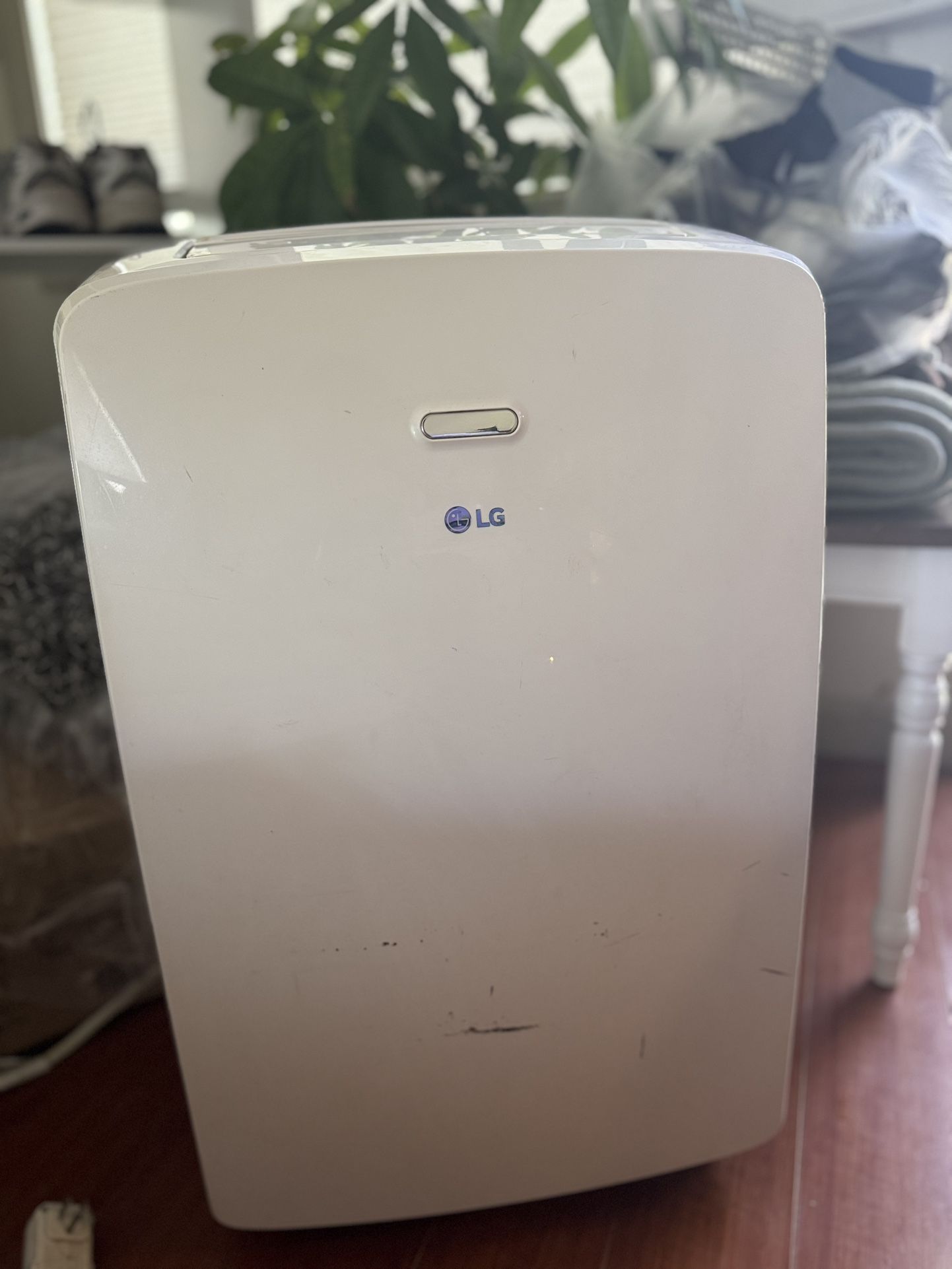 LG LP1017WSR Portable Air Conditioner - White