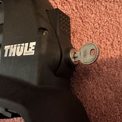 Thule Ski Snowboard Rack W/key & Lock