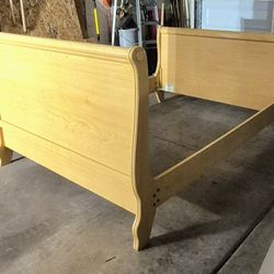 Sycamore Full Size Sleigh Bed