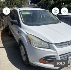2014 Ford Escape (For Parts )