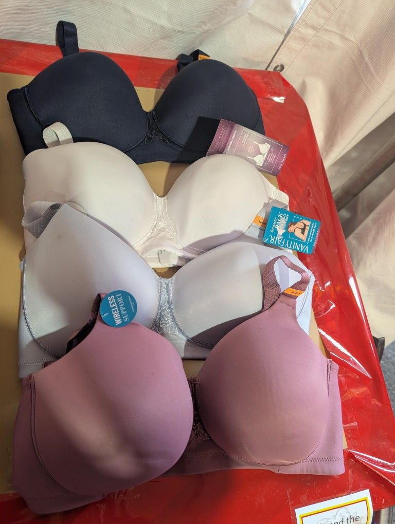 FOUR BRAND NEW 40DD WIRELESS GOOD SUPPORT BRAS