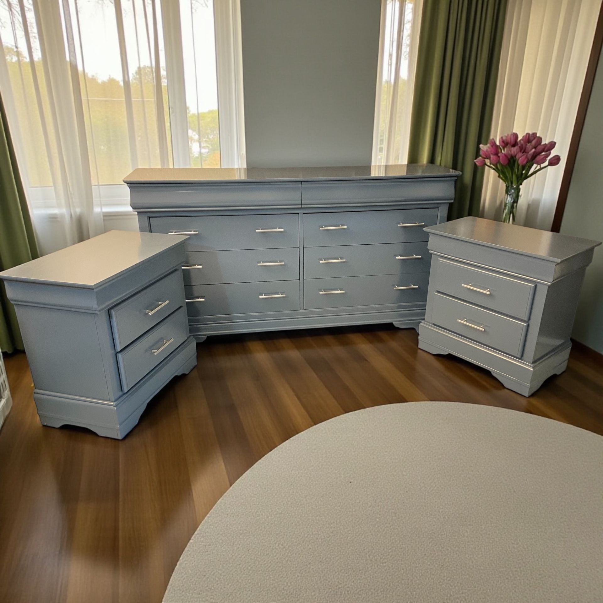 Beautiful Dresser Set