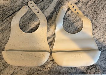 Free Lalo bibs
